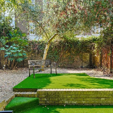 Clapham Common Mews: Refurbished 3-Bedroom with Parking London Exterior photo